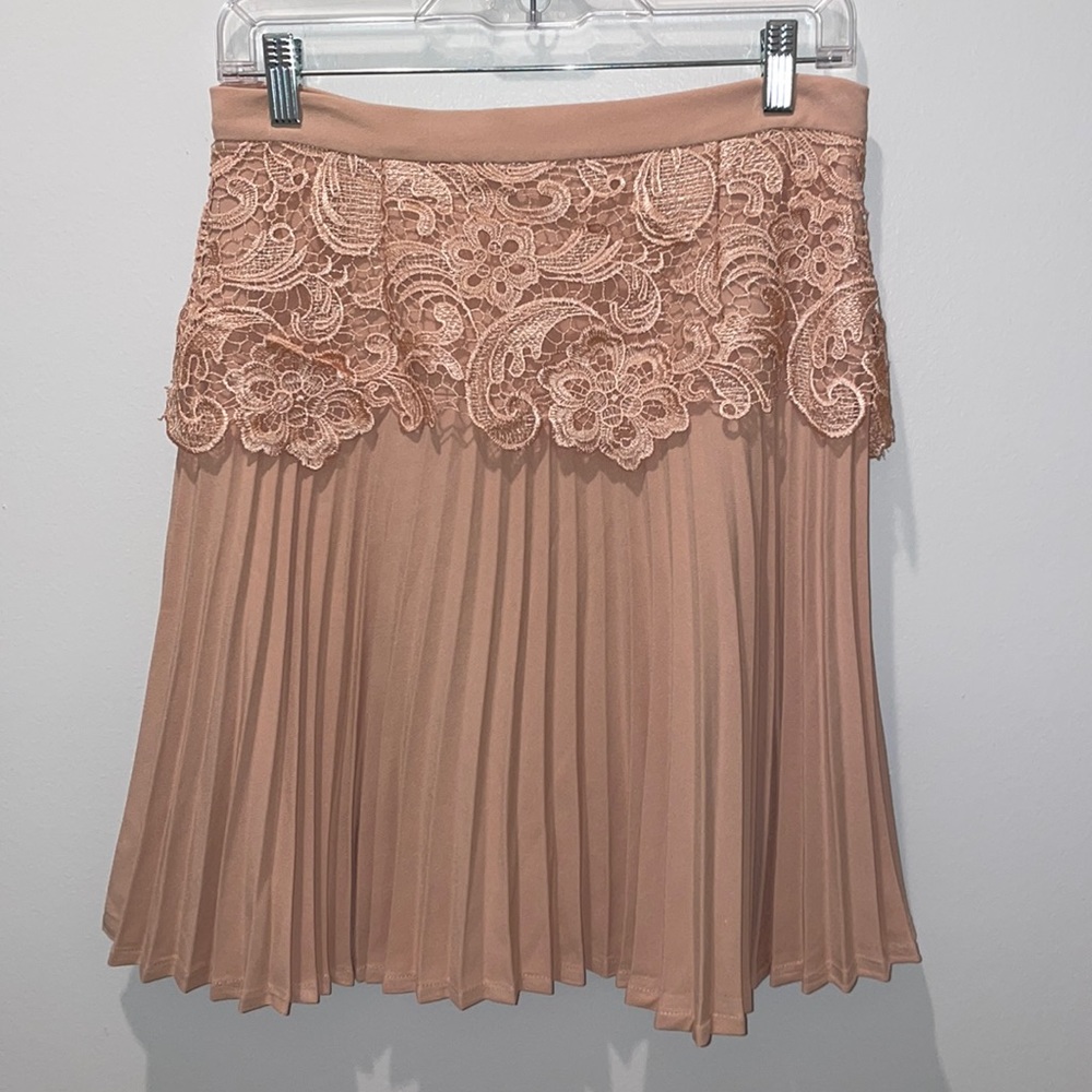 Darling pleated lace skirt